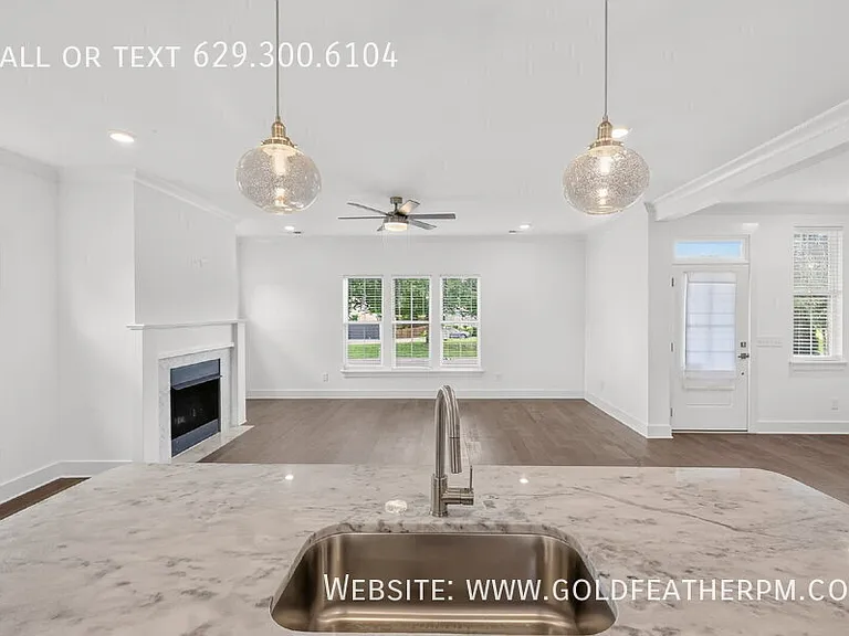 253A Riverside Dr — Photo 16