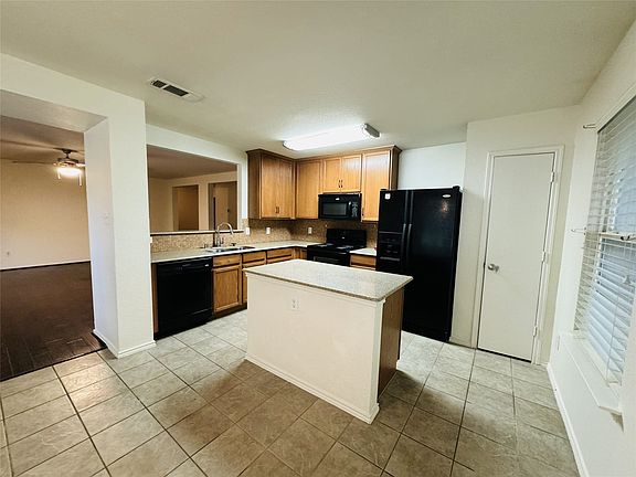 4th image of 3502 Ridge Elm Dr