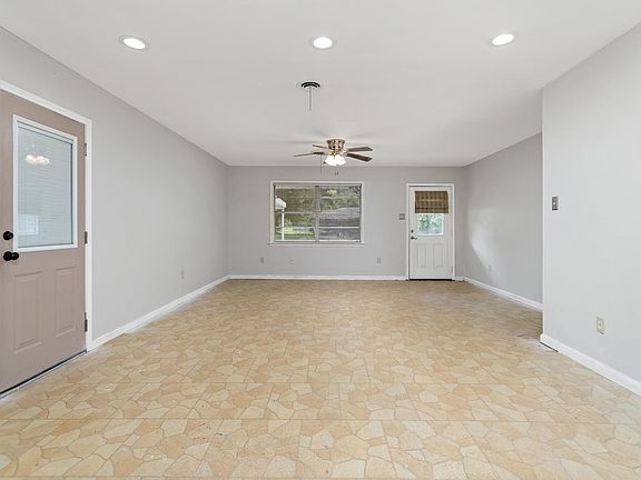5th image of 5341 North St