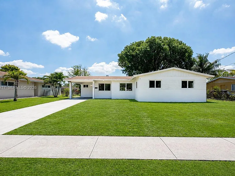 1530 NW 47th Ave — Photo 4