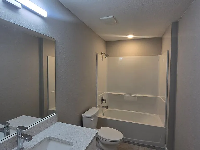 4309 NE 20th Ct — Photo 26