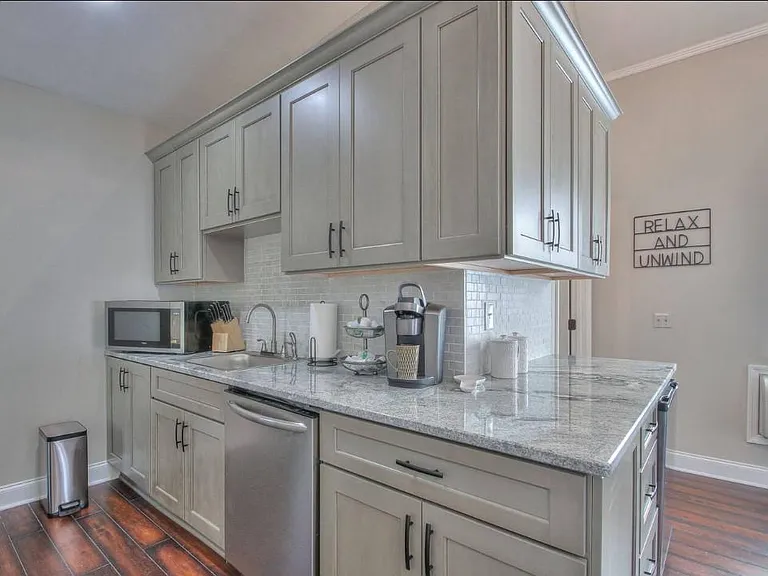 6018 Benders Ferry Rd — Photo 2