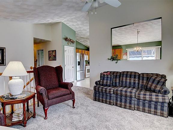 3rd image of 260 Ferris Ave E
