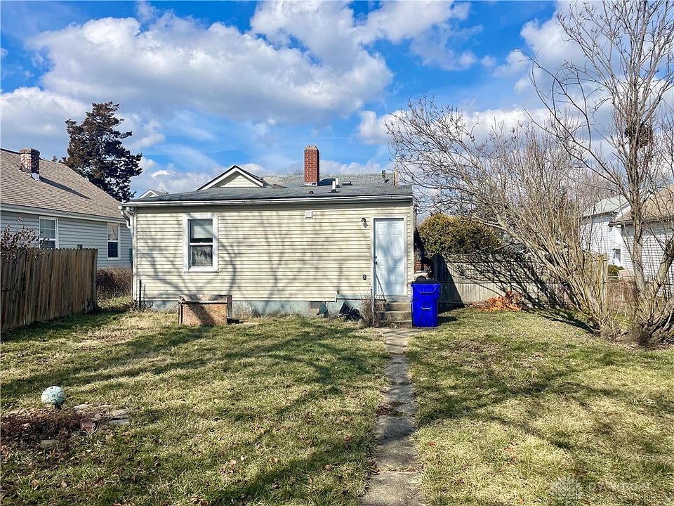2nd image of 1039 Hunt Ave