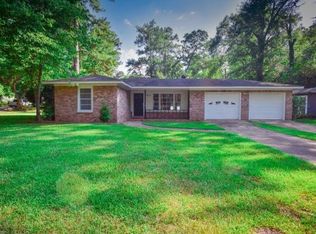 303 Meadowbrook Dr, Nacogdoches, TX 75964