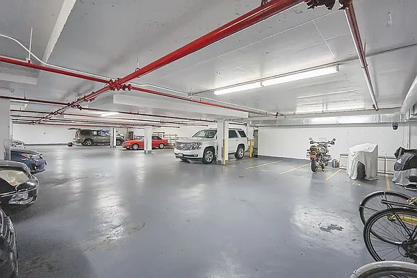 Rented by REAL New York | media 38