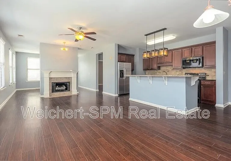 721 Litty Ct #201 — Photo 1
