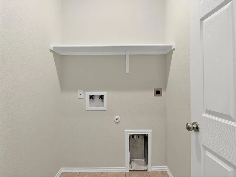 137 Miracle Dr — Photo 14