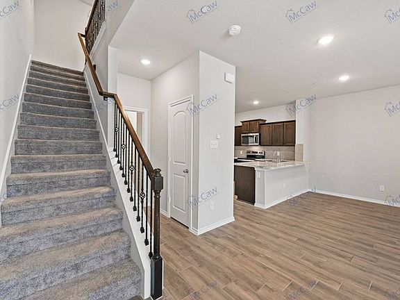 2nd image of 2912 Mare Dr Building 27