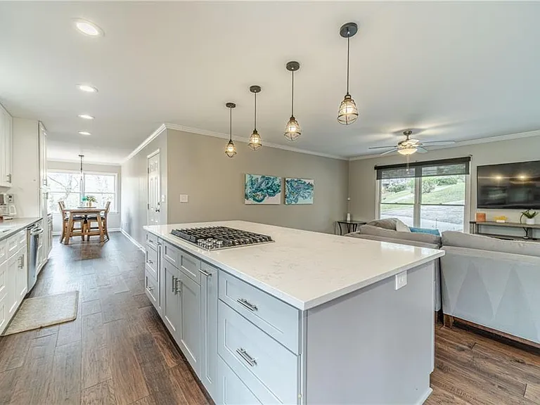 691 Harbor Cv — Photo 14