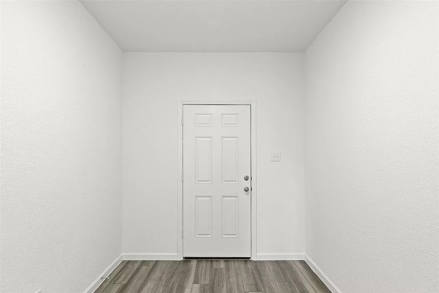 3 bed, 1401 sqft, $1,895 — Photo 2