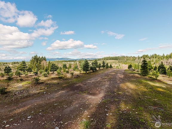 4th image of 8985 SW Lake Flora Road