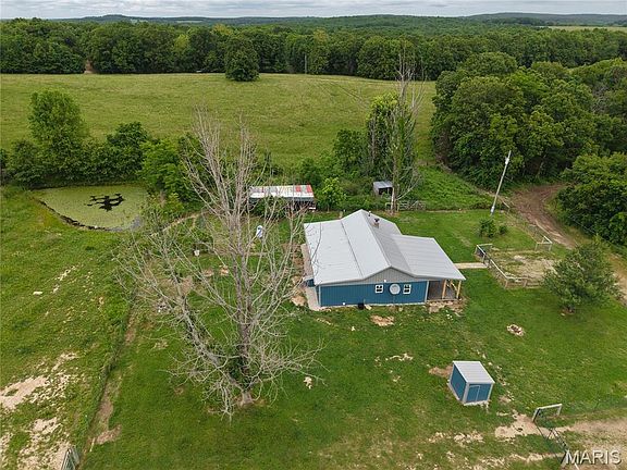 2nd image of 40190 Dandelion Rd