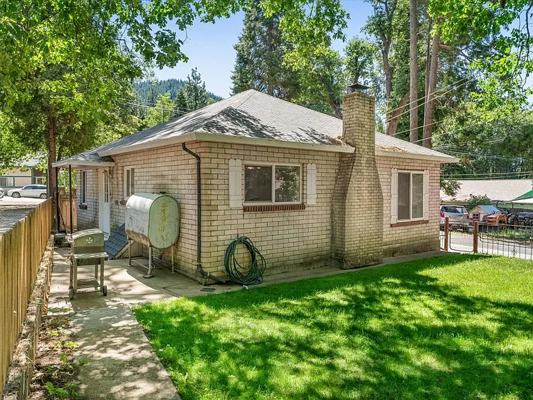 Gleaves Ave — Photo 4