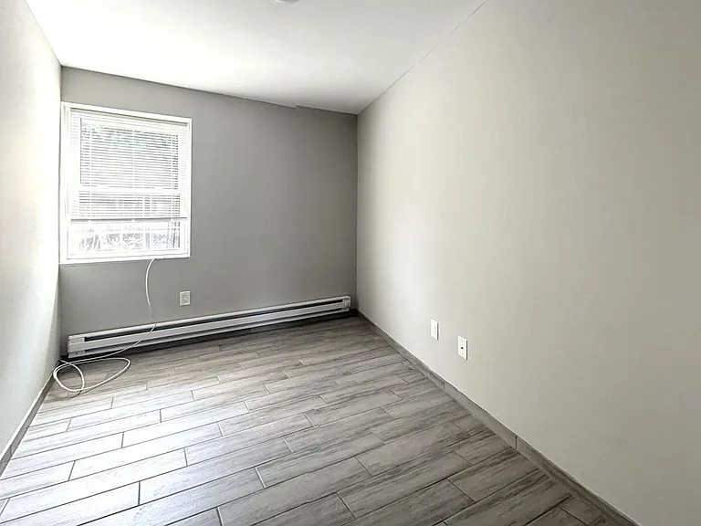 634 May Place — Photo 4