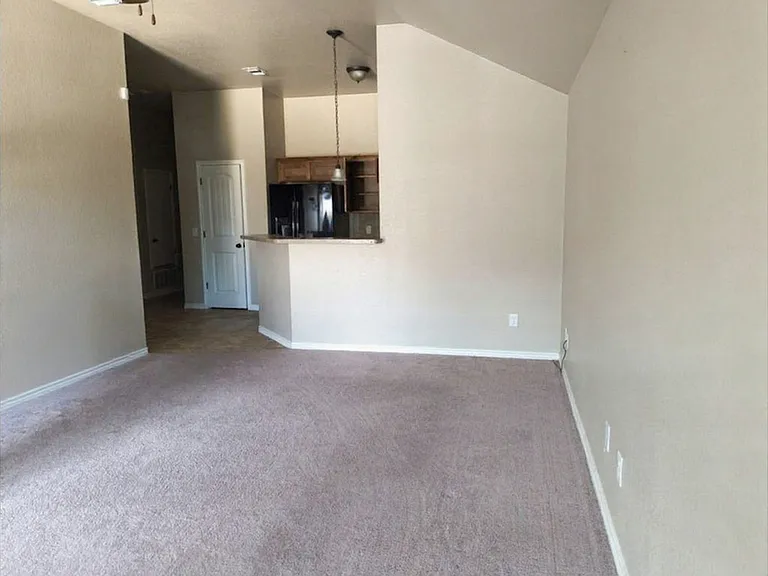 701 Sladecek Dr #B — Photo 3