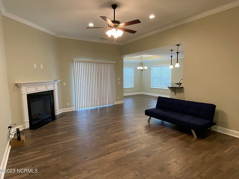 2417 Zircon Dr — Photo 3