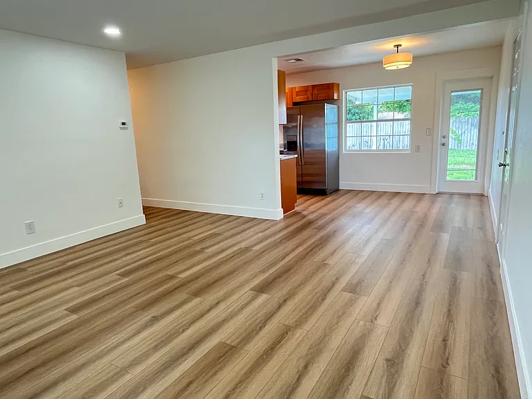 13614 Croft Dr N — Photo 7
