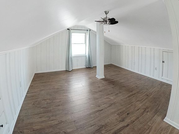 3rd image of 921 Donald Ave