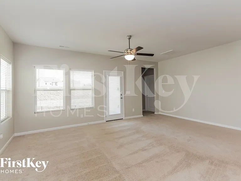 7798 Creek Park Dr — Photo 4