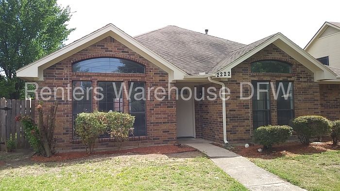 1st image of 2222 Waverly Dr