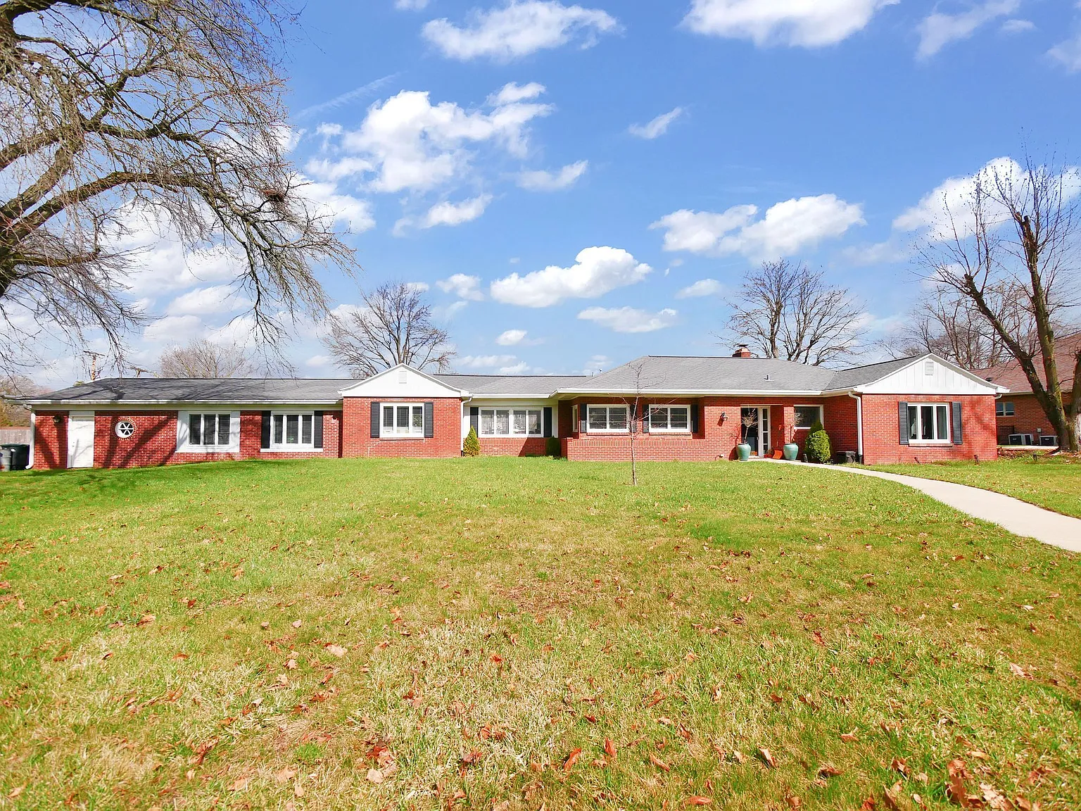 2806 W Berwyn Rd photo 1