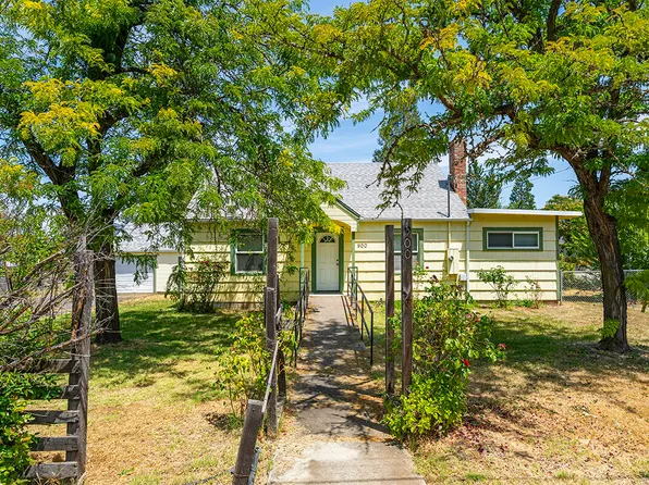 900 N Rose St, Phoenix, OR 97535