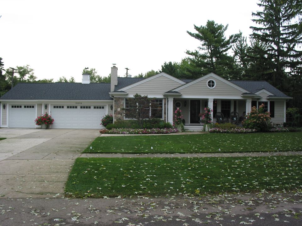 1st image of 18204 Kinross Ave