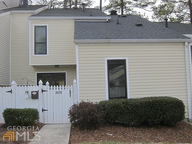 1st image of 2698 Greentree Dr SE