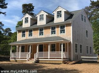 30 Pond View Dr, Oak Bluffs, MA 02557