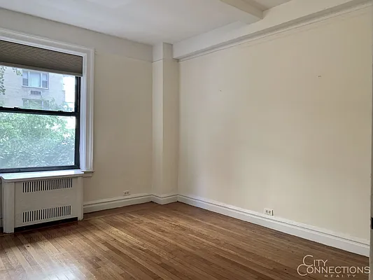 Rented by City Connections Realty | media 11