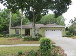 2212 Misty Ridge Ln, Valrico, FL 33594