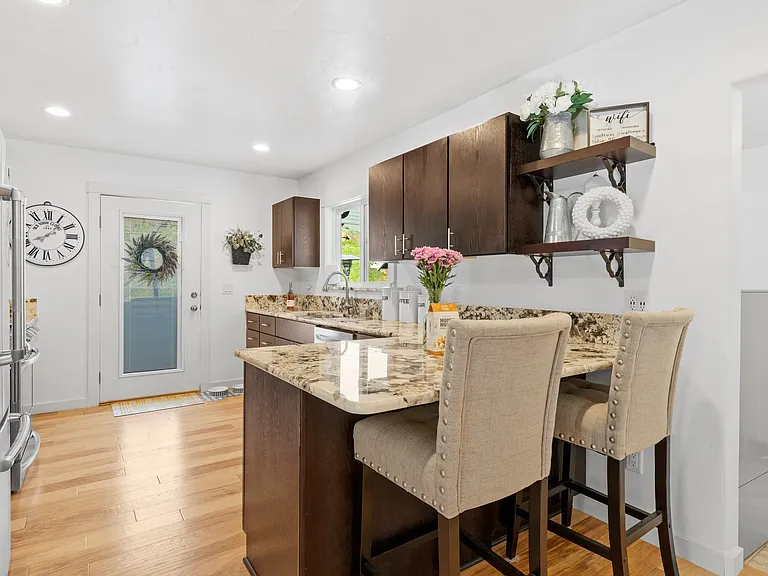 740 Sterling St — Photo 26