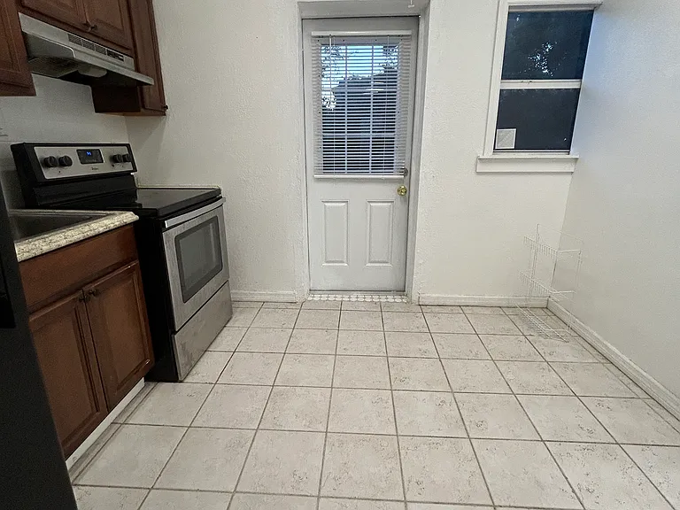 308 N Himes Ave — Photo 15