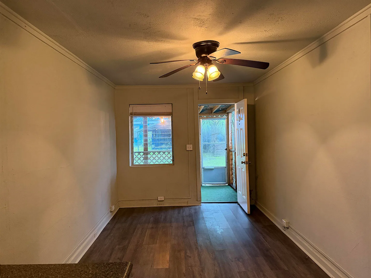 1 bed, 450 sqft, $925 — Photo 2