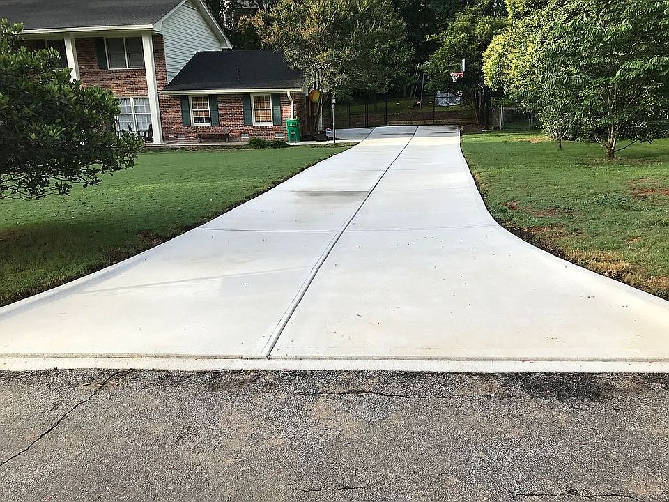 1st image of 2030 Lavista Cir