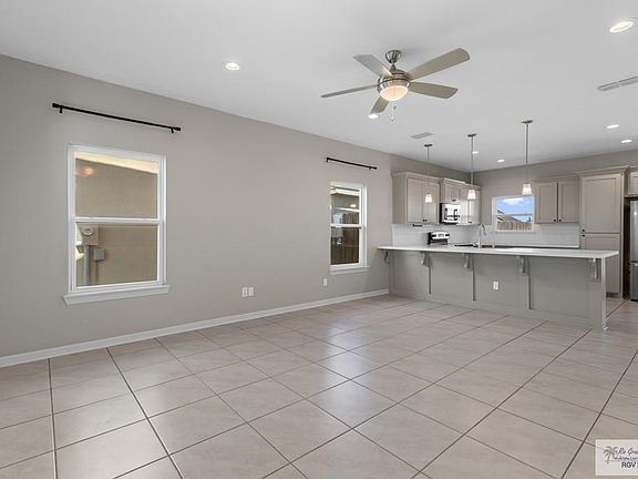 5th image of 2412 Grove Ln
