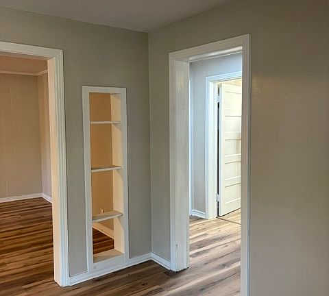 5th image of 1006 Coffey St