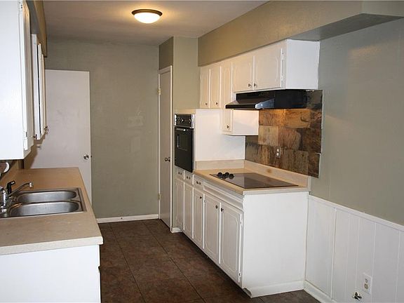 3rd image of 3426 O'Henry Dr