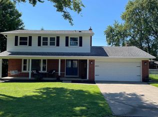 18712 Beatrice St, Clinton Township, MI 48036
