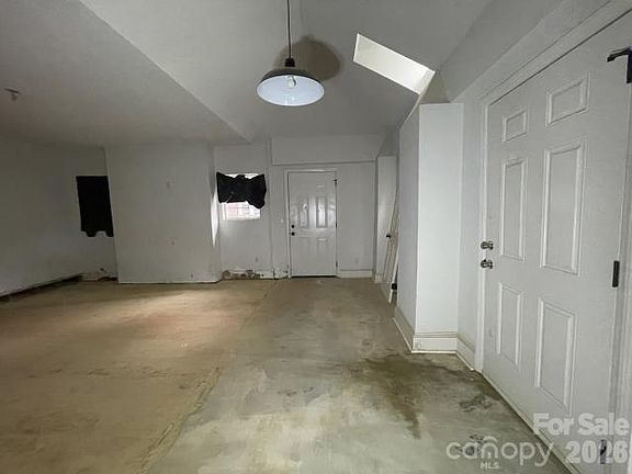3rd image of 2616 Holton Ave