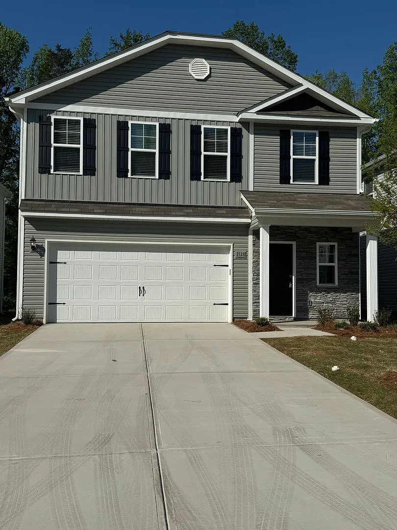 Move In Ready 4BR/2.5BA Home located in Stoneygreen Community — Photo 1
