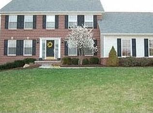 6683 Alta Dr, Brighton, MI 48116