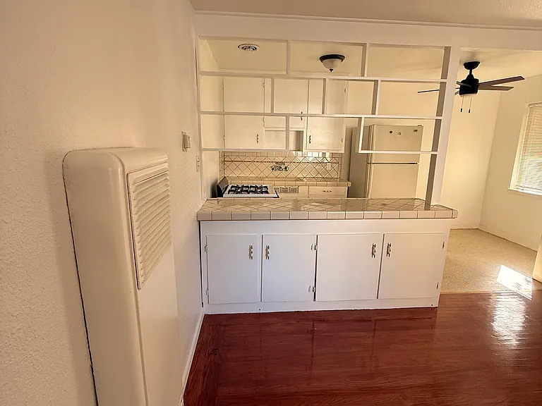 1616 S St #6 — Photo 16
