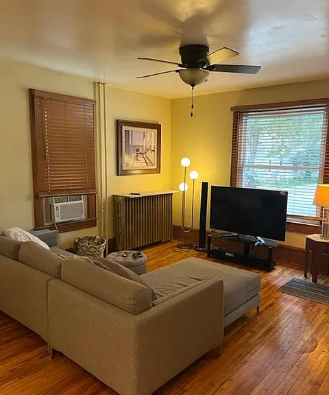 2717 Girard Ave S #102 — Photo 6