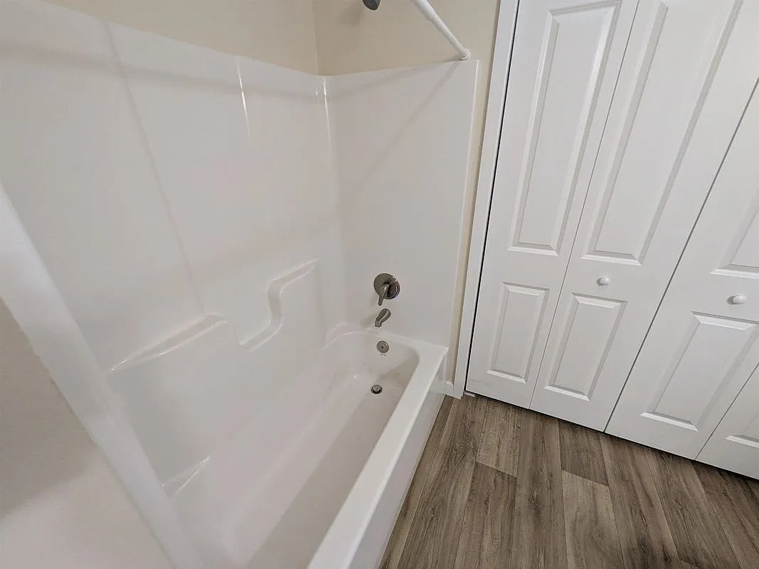 2 bed, 2.0 bath, 1369 sqft, $3,225 — Photo 4