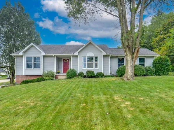 1928 W High St, Orrville, OH 44667