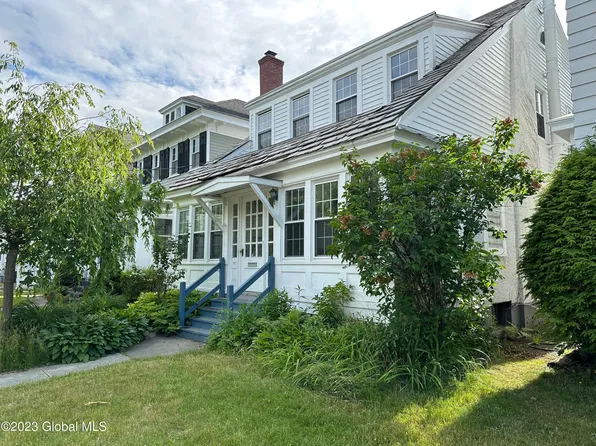 11 LAWNRIDGE Avenue, Albany, NY 12208