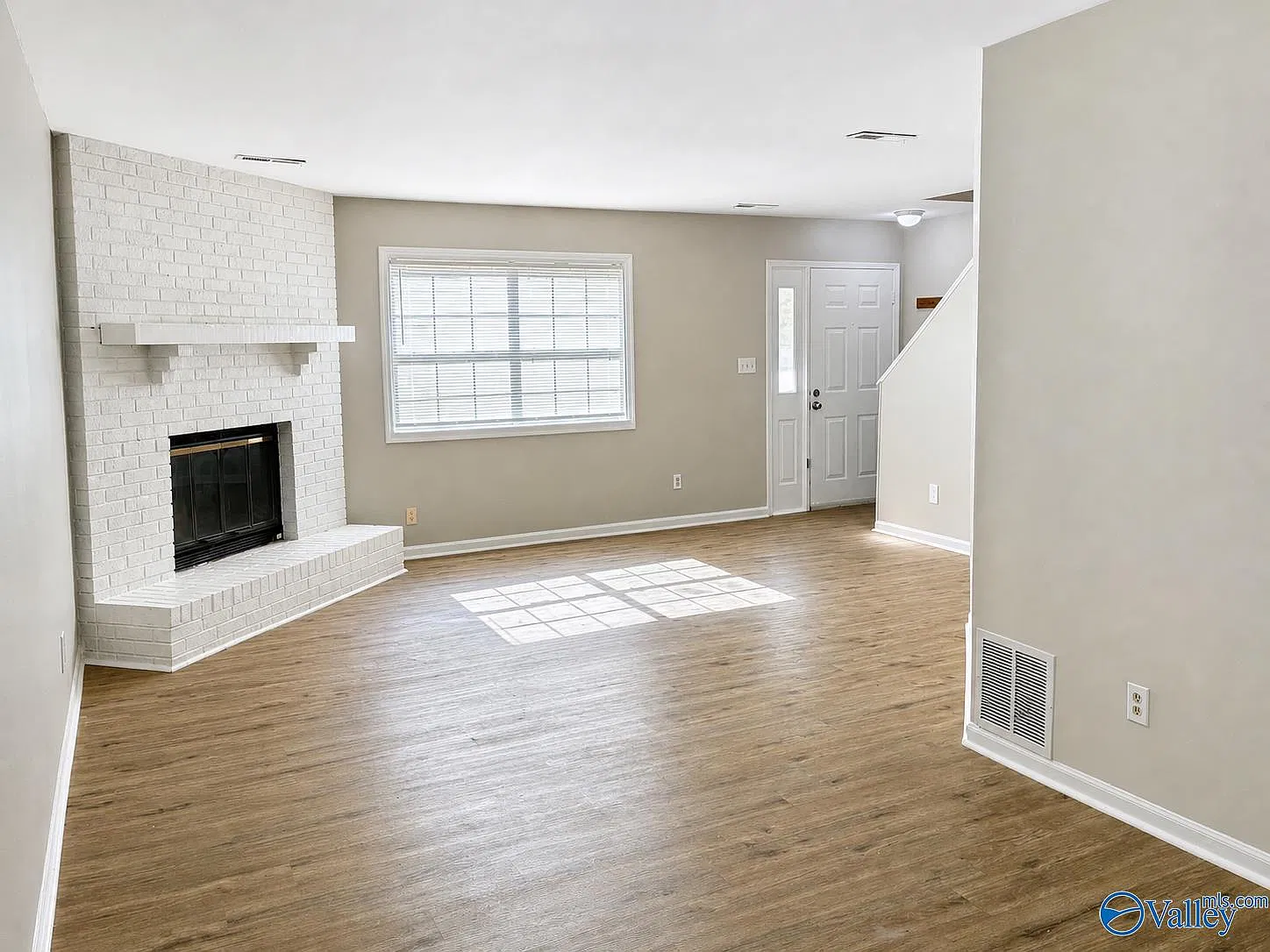 2 bed, 2.0 bath, 1100 sqft, $1,250 — Photo 2