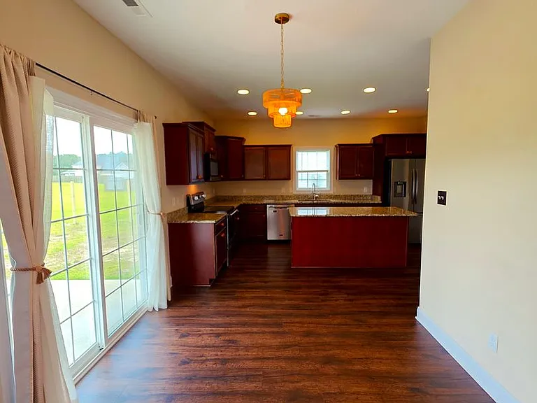 406 Tyrrell Trl — Photo 14